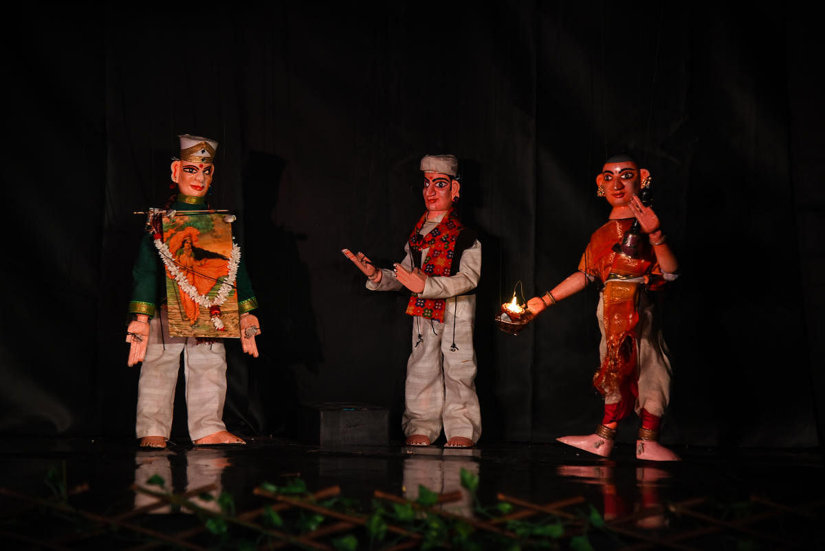 A retelling of the Vidurashwatha massacre by the Dhaatu Puppet Theatre troupe. Photos by Vignesh Sampath