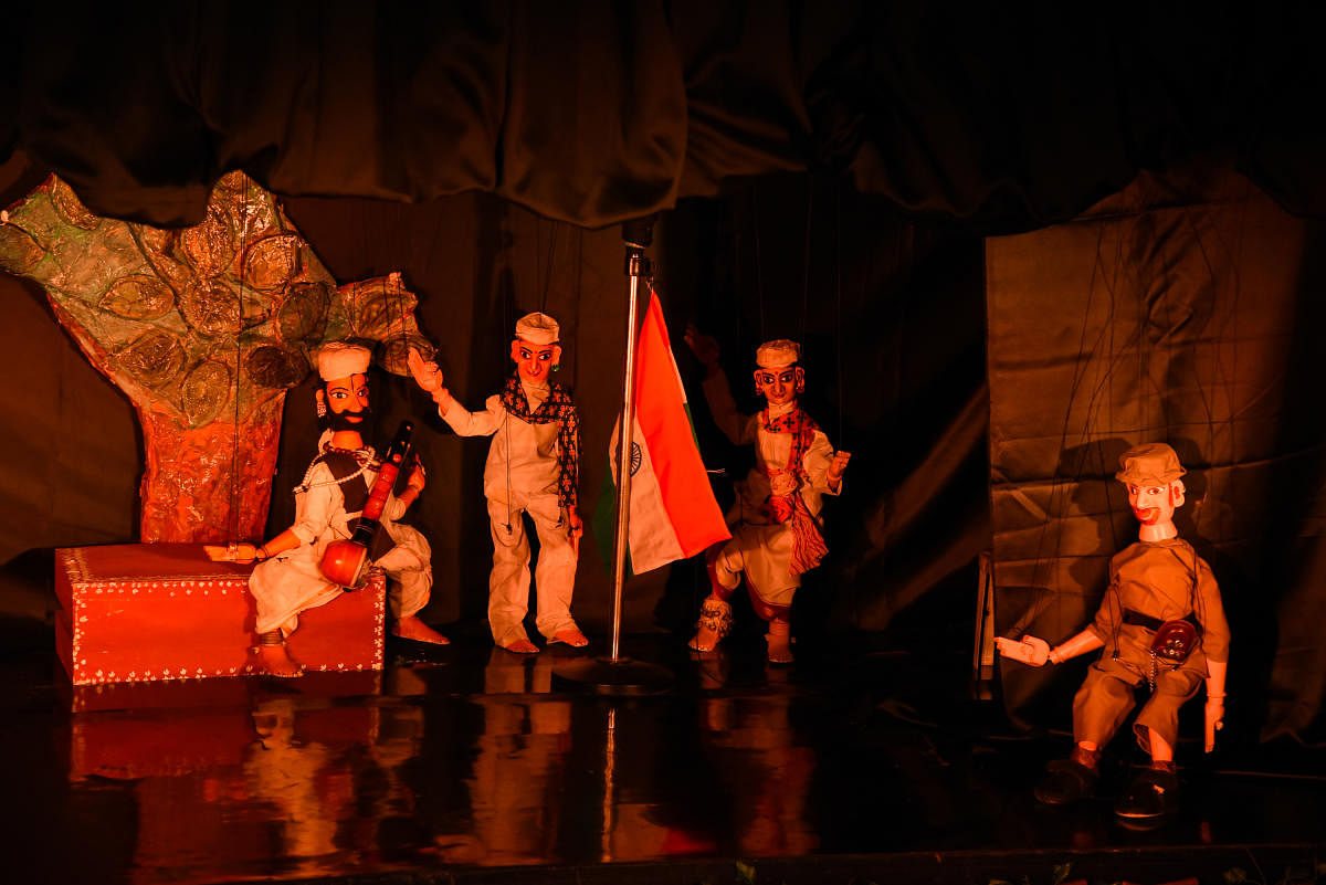 A retelling of the Vidurashwatha massacre by the Dhaatu Puppet Theatre troupe. Photos by Vignesh Sampath