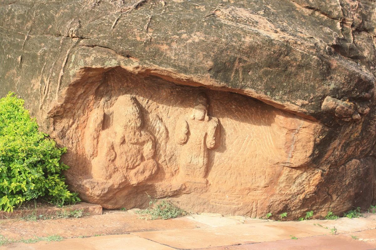 Unfinished images of Ganesha and Surya carved on a boulder near Panchalinganaphadi.