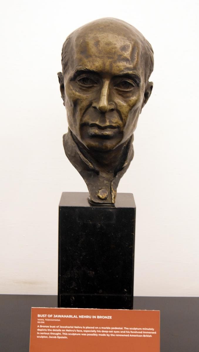 A bronze bust of Nehru