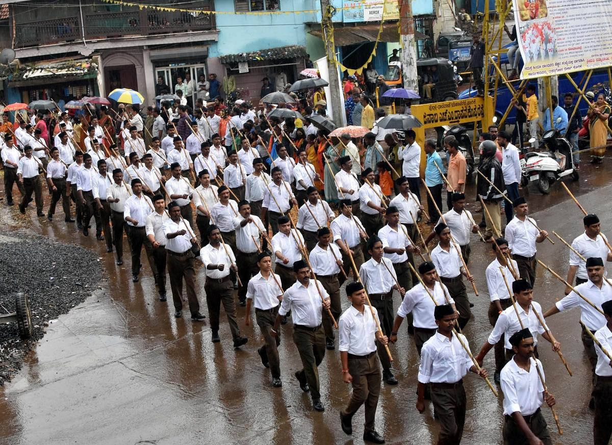 RSS volunteers at a rally in Dharwad. Credit: DH File Photo