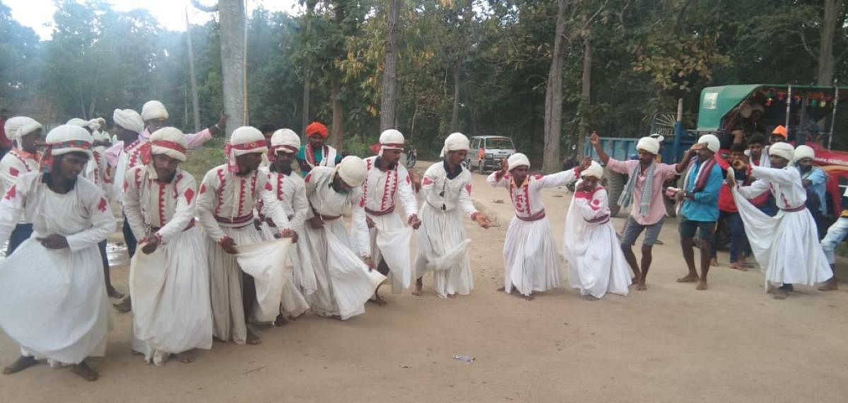 Men from the Gouli community perform the traditional Gajja folk dance.