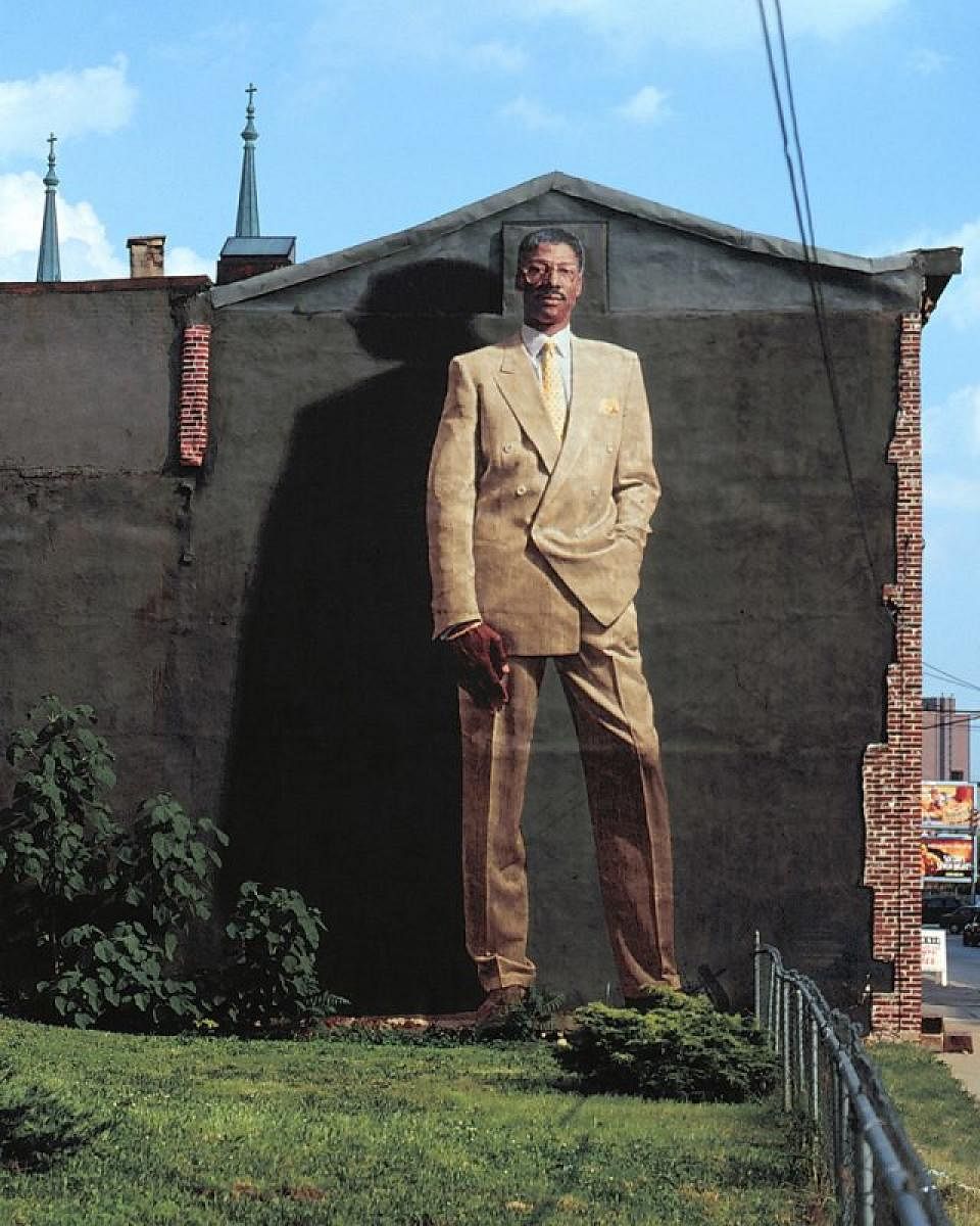 Dr J by Kent Twitchell. The first mural installed using the ‘parachute cloth method’ in Philly. Photo by Jack Ramsdale