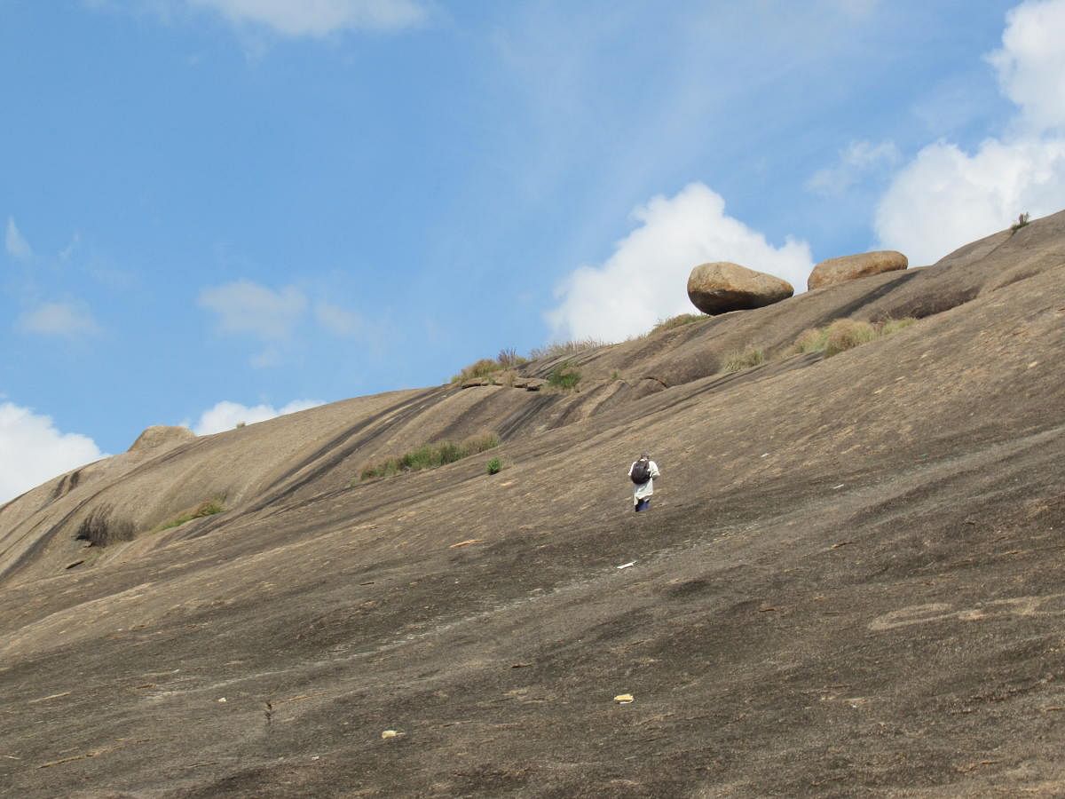 Views from the Mandaragiri hills.