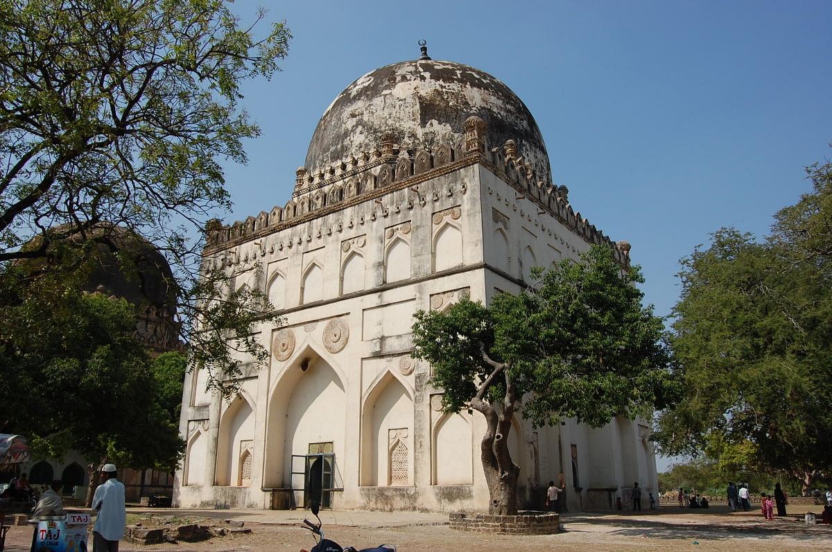 A view of the tomb of Ahmed Shah Wali Bahmani. Credit: Mohammed Ayazuddin Patel