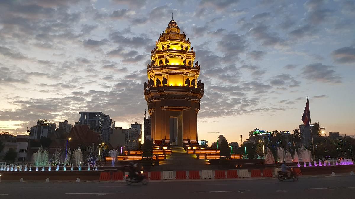 This lotus-shaped stupa is the Independence Monument in Phnom Penh