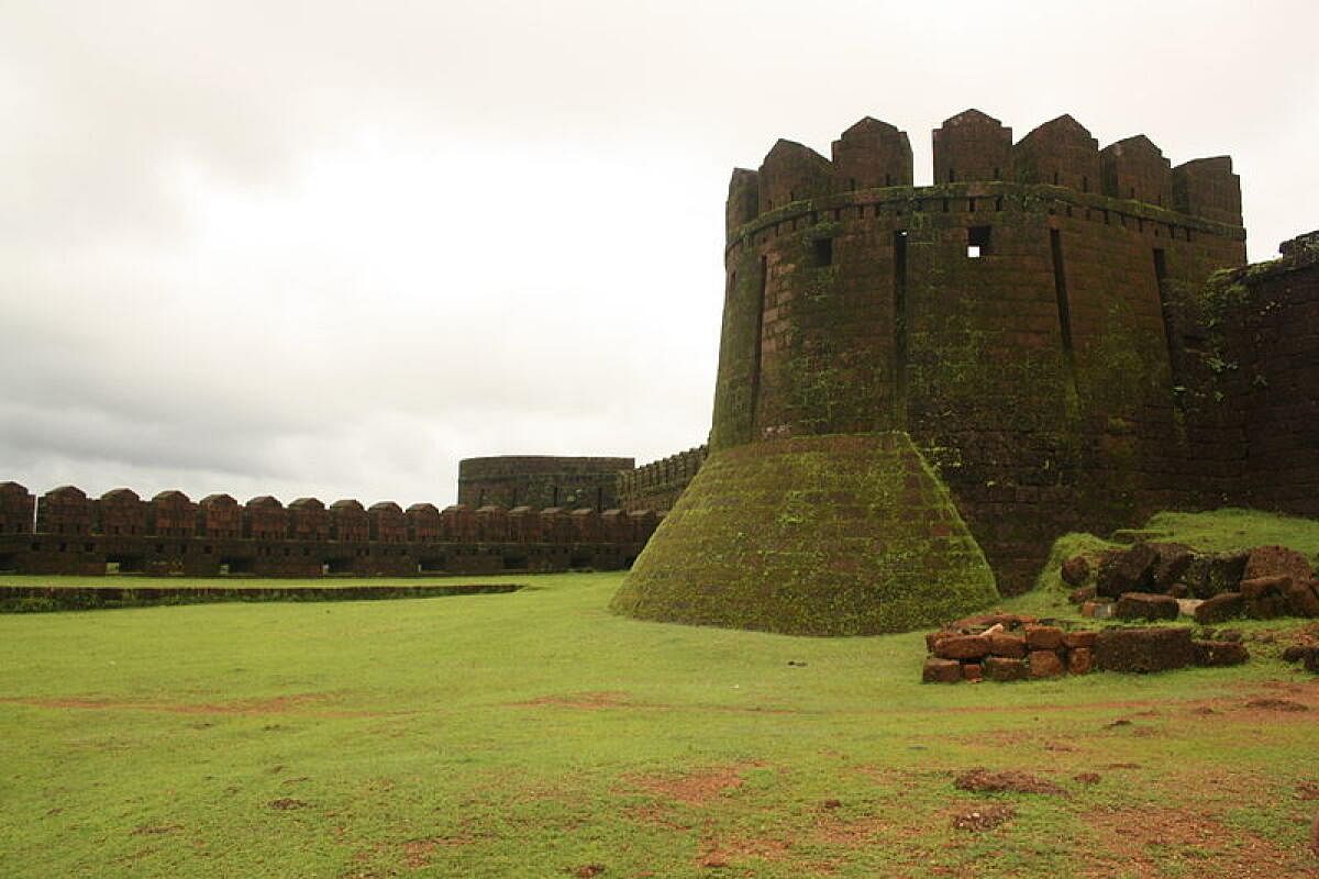 Views of Mirjan fort. Photo courtesy: Wikimedia