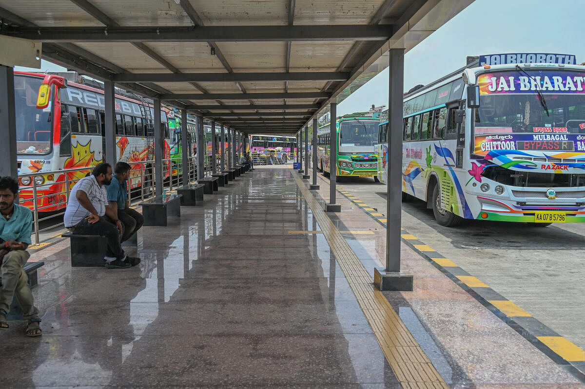As many as 685 BMTC buses and 196 KSRTC buses run from the terminal. DH PHOTO/S K Dinesh
