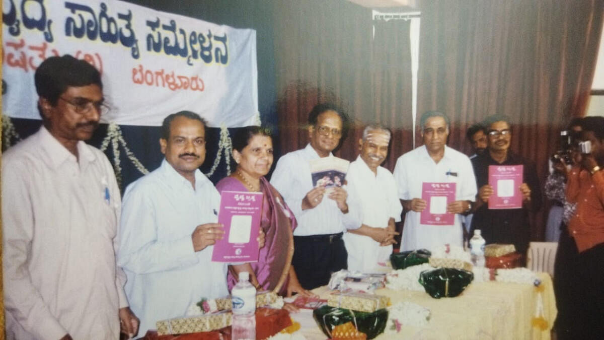 Pictured left to right, Dr Champa (fourth from left), Dr Nagalotimath and Dr Vasanth Kulkarni, some of the earliest writers in this domain. Credit: Special arrangement