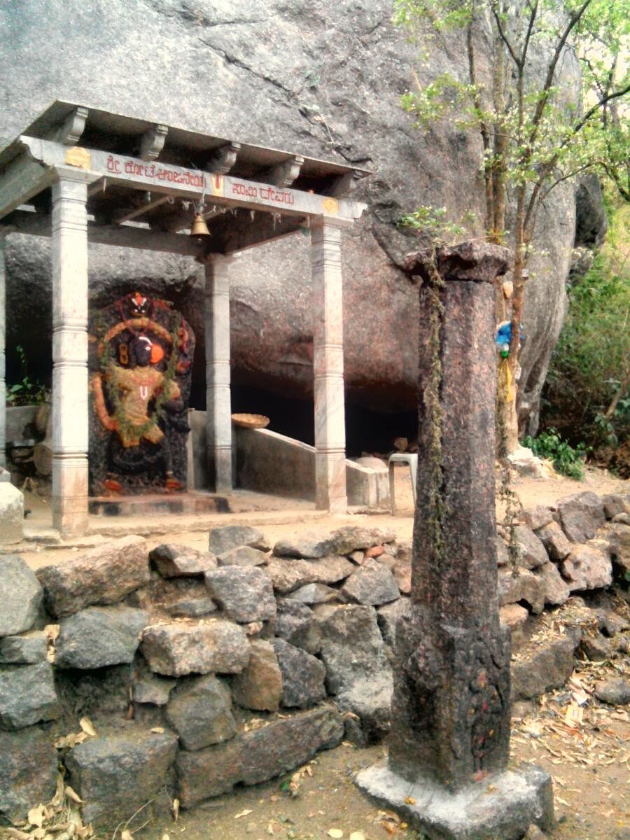 The Kote Anjaneya Swamy temple inside the fort. Photos by author