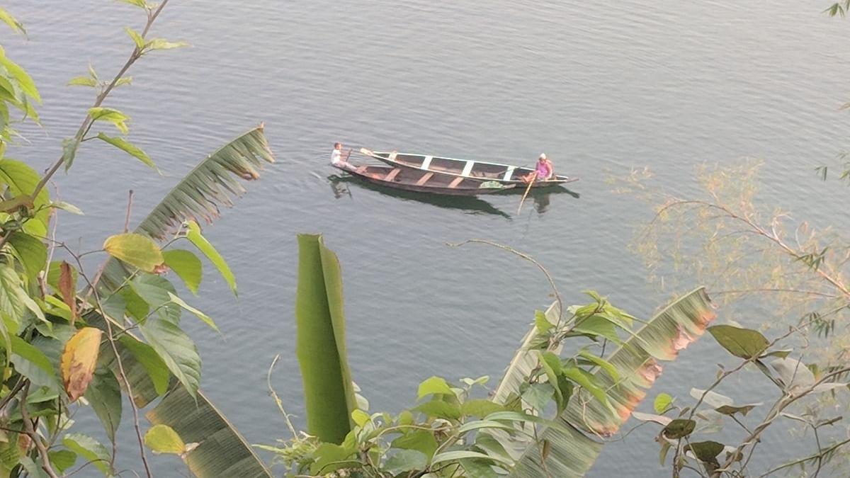 The Khasi boatman shared how both sides see an intermingling of people from the two countries. 