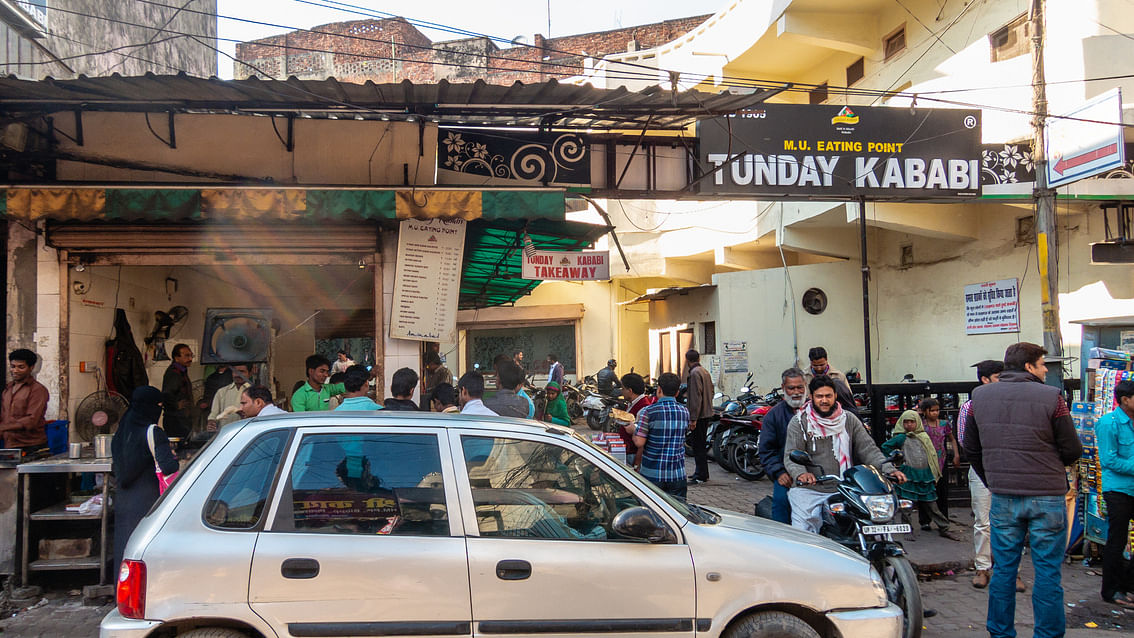 Crowd of customers outside the popular kebab restaurant, Tunday Kababi, in the old city of Lucknow. Credit: iStock Photo