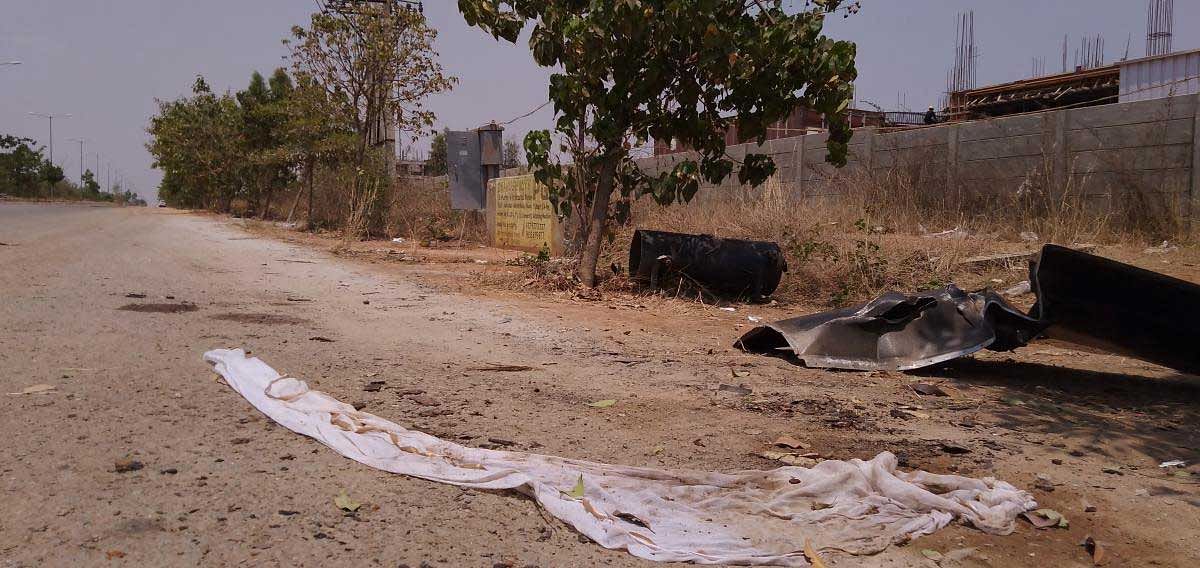Sumera Banu's dupatta lies on the ground at the venue of the film shoot. Police do not appear to have properly sanitised the place.