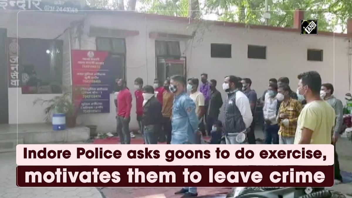Indore Police asks goons to do exercise in the station