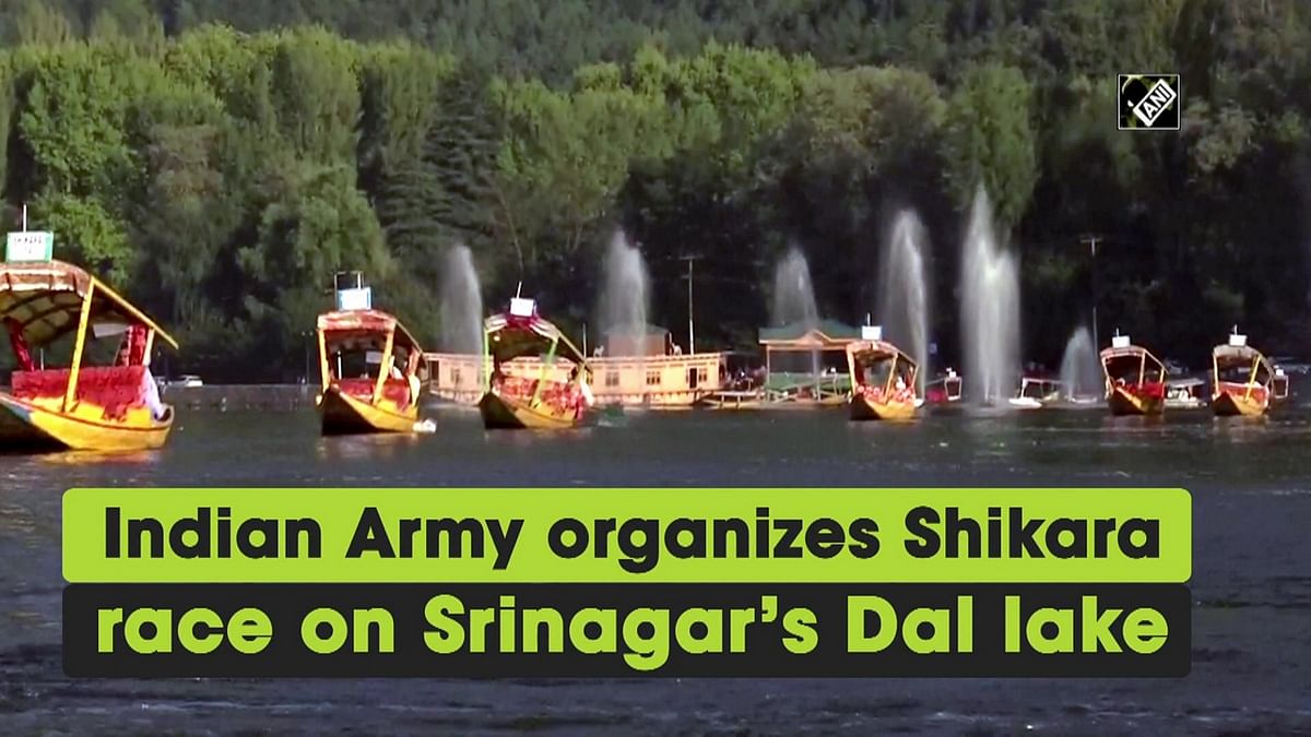Indian Army organizes Shikara race on Srinagar’s Dal la
