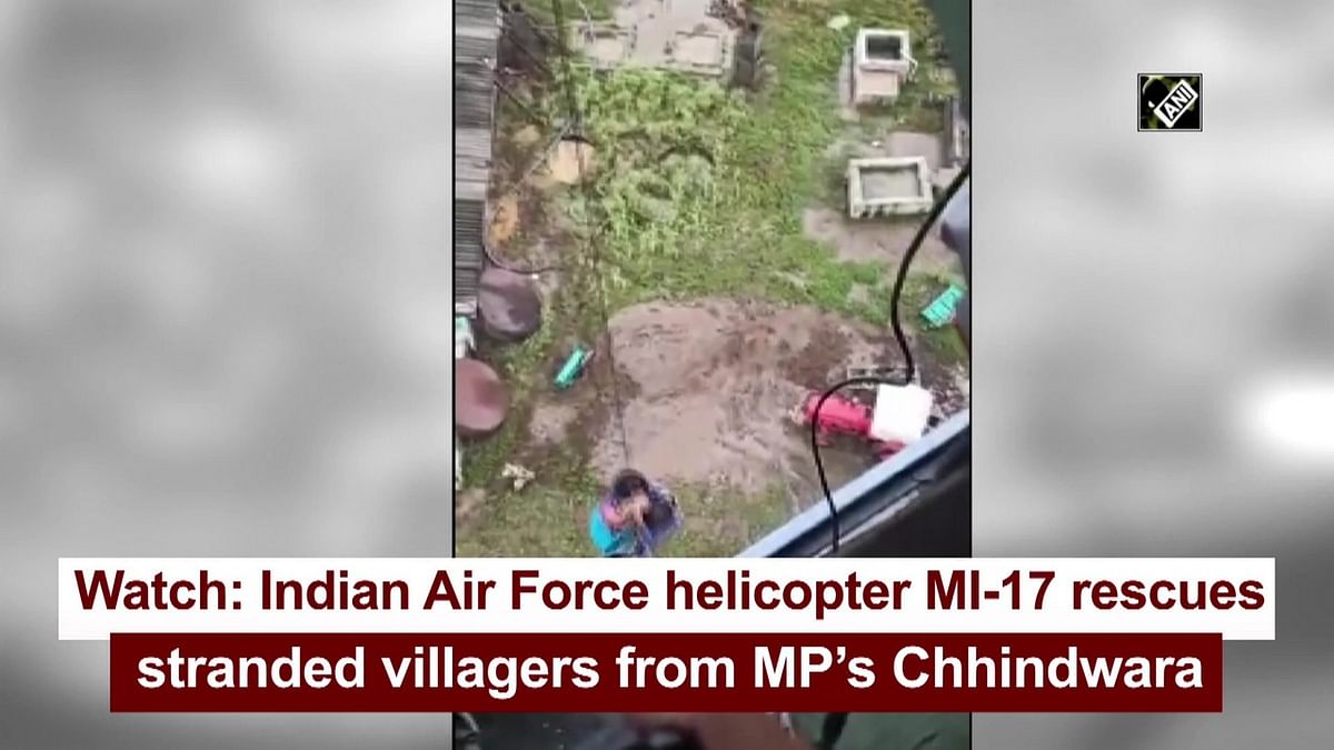IAF helicopter MI-17 recues stranded villagers from MP