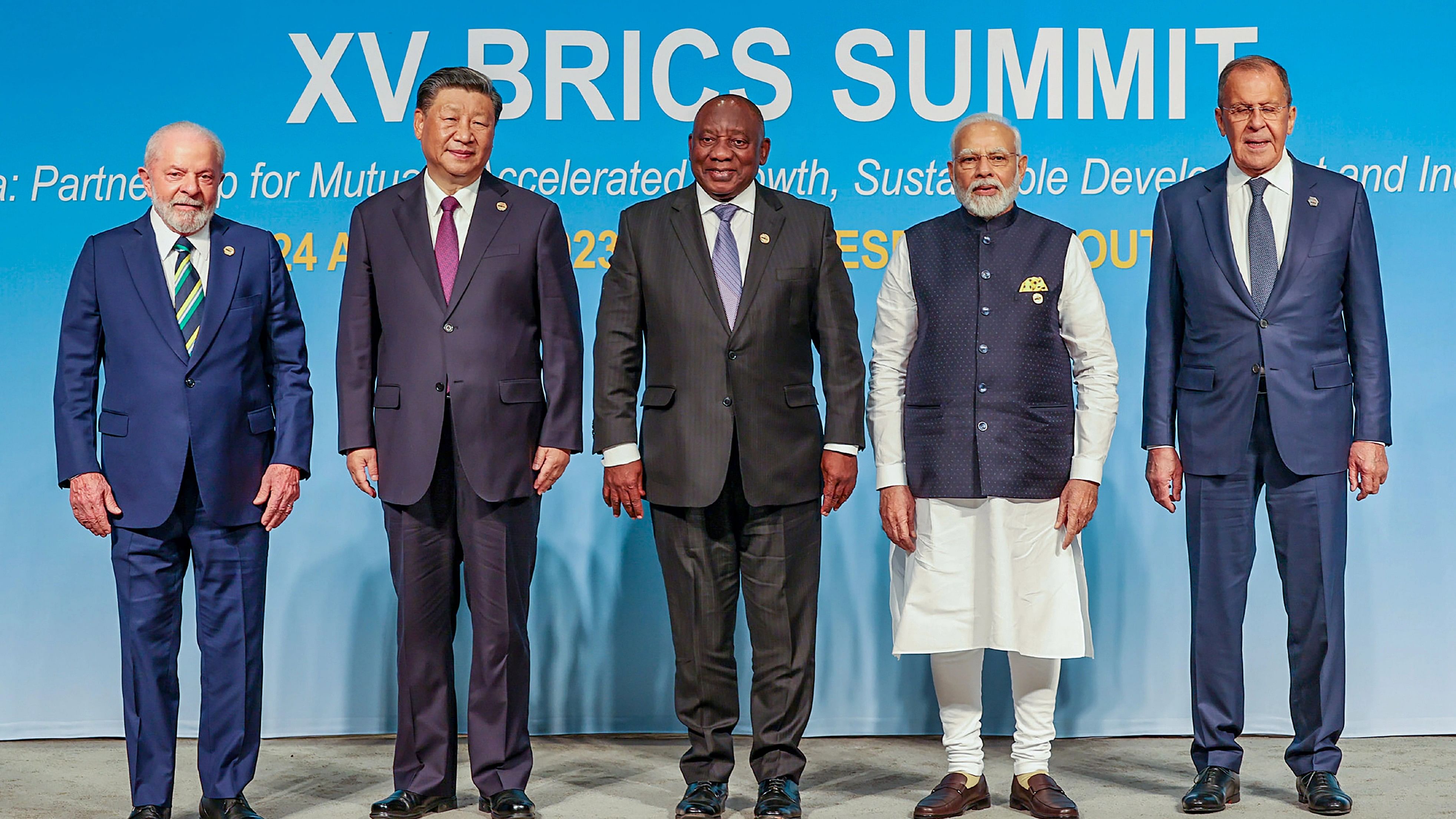 <div class="paragraphs"><p>Prime Minister Narendra Modi with Brazilian President Luiz Inacio Lula da Silva, Chinese President Xi Jinping, South African President Cyril Ramaphosa and Russia's Foreign Minister Sergei Lavrov poses for a photo during the 2023 BRICS Leaders Retreat Meeting, in Johannesburg, Wednesday, Aug. 23, 2023.</p></div>