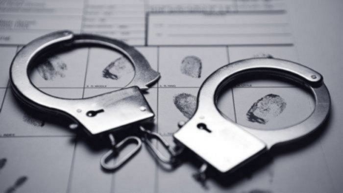 <div class="paragraphs"><p>Representative image of handcuffs.</p></div>