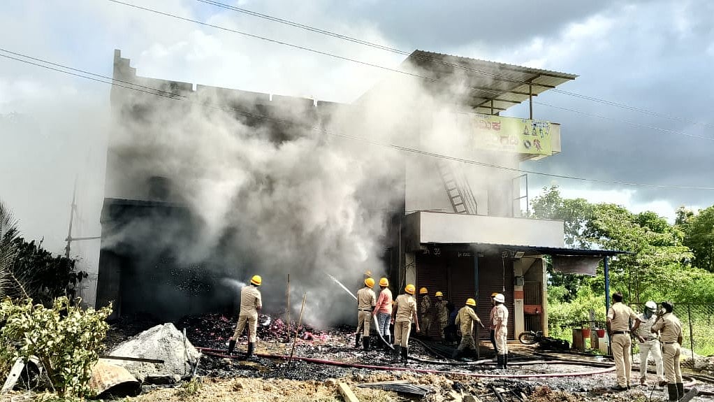 3 killed in fire at firecracker warehouse in Karnataka
