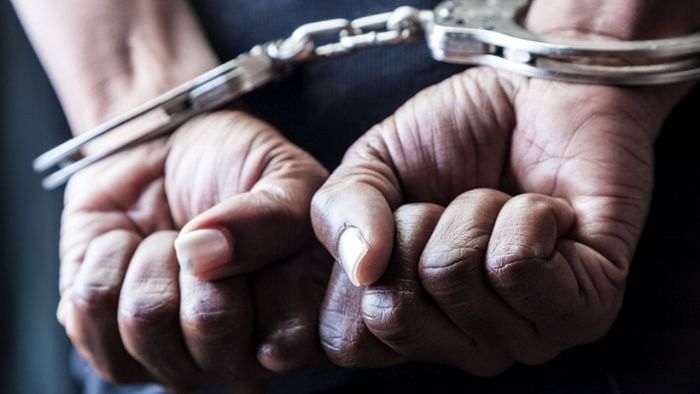 <div class="paragraphs"><p>Representative image of handcuffs.</p></div>