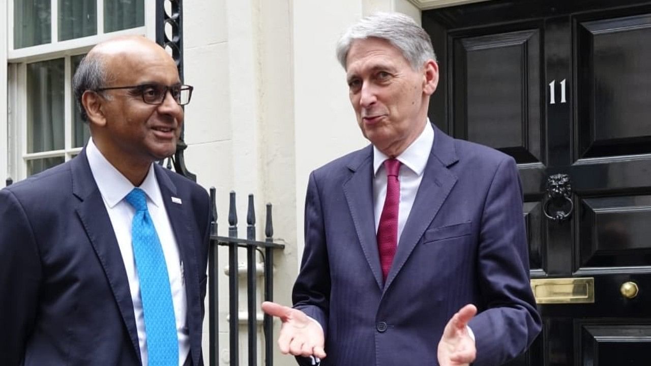 <div class="paragraphs"><p>Singapore-born Indian-origin former senior minister Tharman Shanmugaratnam in the UK.</p></div>