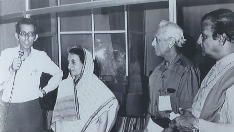 <div class="paragraphs"><p>Indira Gandhi with N T Rama Rao at Sriharikota, after the successful launch of the SLV-3-D2 on April 17 1983. </p></div>