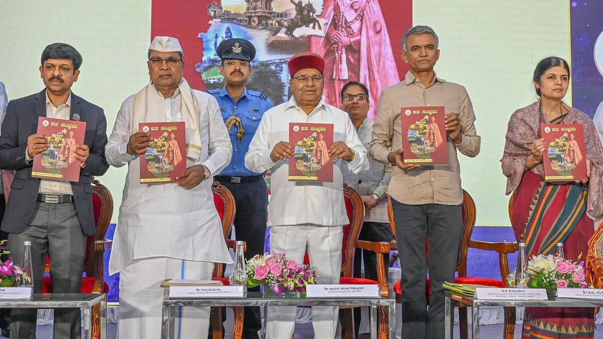 <div class="paragraphs"><p>Chief Minister Siddaramaiah releases a souvenir at the inaugural programme of the centenary celebrations of the Karnataka Administrative Service (KAS) Officers' Association in Bengaluru on Wednesday. </p></div>