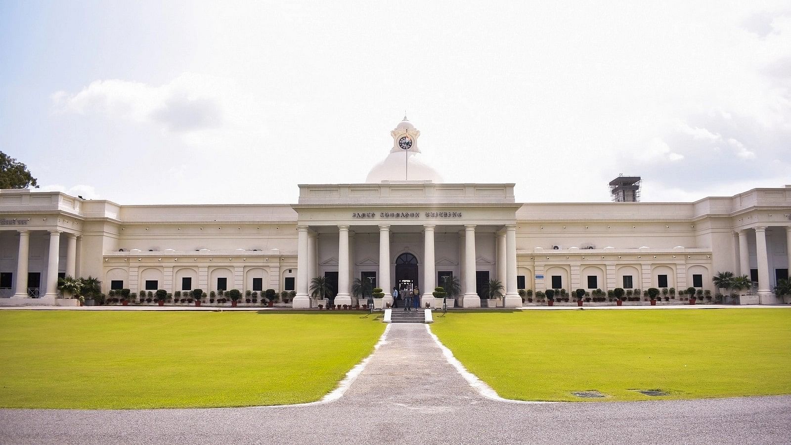 <div class="paragraphs"><p>IIT Roorkee.</p></div>