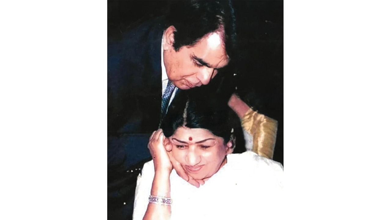 <div class="paragraphs"><p>Dilip Kumar and Lata Mangeshkar.</p></div>