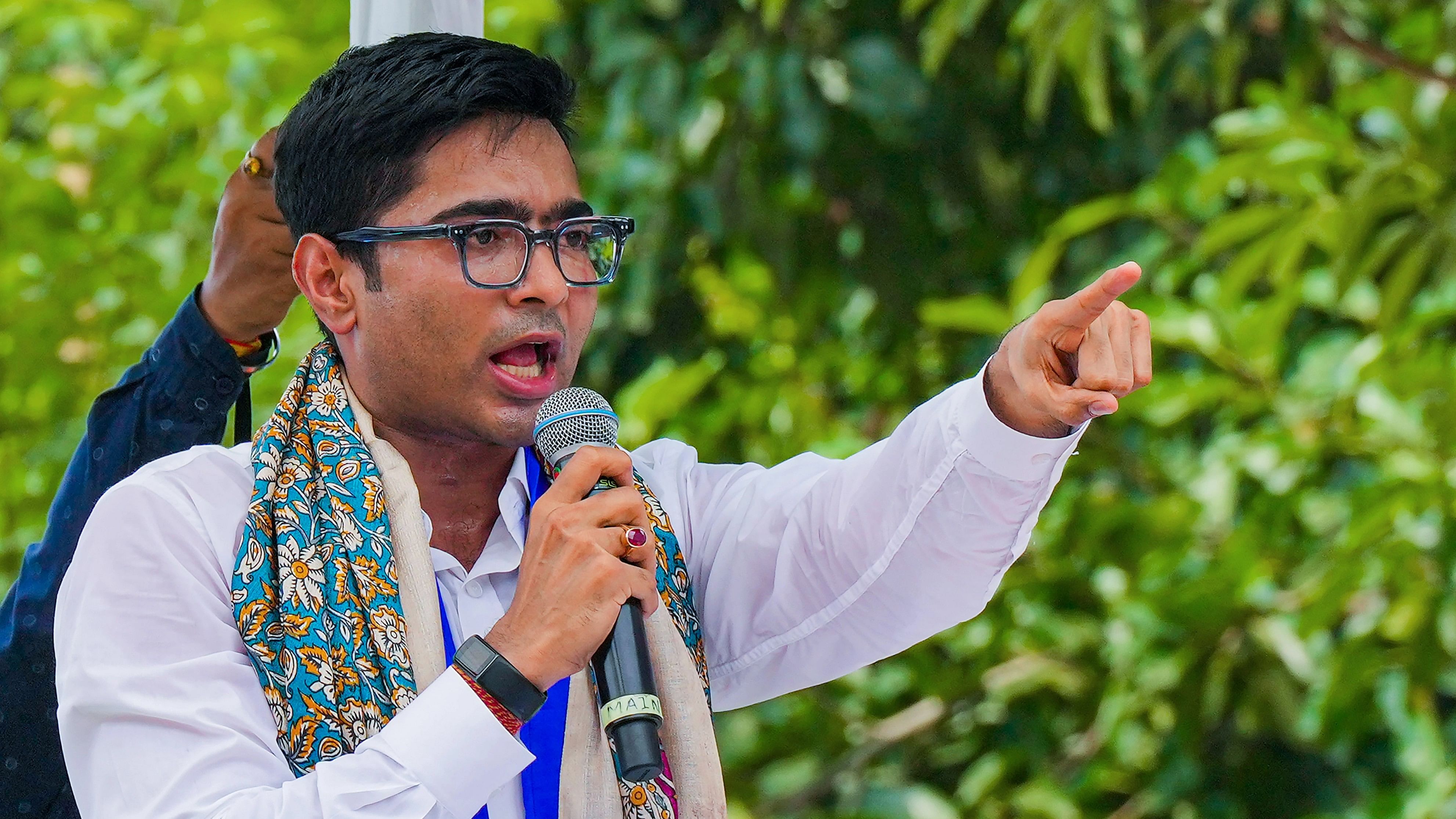 <div class="paragraphs"><p>TMC MP Abhishek Banerjee addresses during the foundation day celebrations of Trinamool Congress Chhatra Parishad, in Kolkata, Monday, Aug. 28, 2023.</p></div>