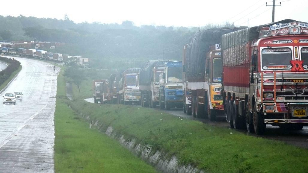 <div class="paragraphs"><p>Trucks  at Belur, near Dharwad, on National Highway-4. </p></div>