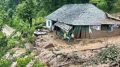 <div class="paragraphs"><p>Landslide due to Cloudburst In Solan.</p></div>