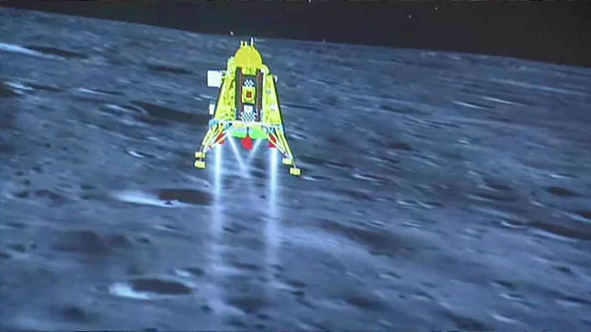 <div class="paragraphs"><p>The Chandrayaan-3 Lunar Module descending on the Moon's surface.&nbsp;</p></div>