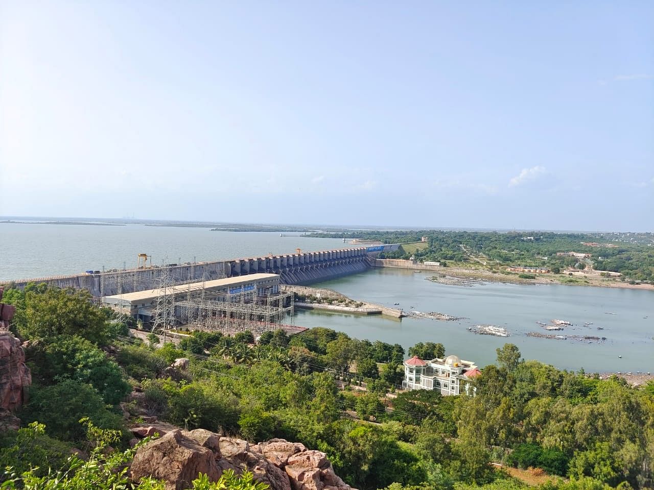 <div class="paragraphs"><p>The Almatti reservoir crawled to its full reservoir level on Wednesday, following a delayed monsoon and a prolonged dry spell in August.</p></div>