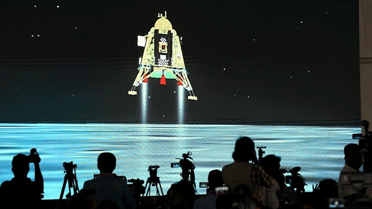 <div class="paragraphs"><p>ISRO employees watch the successful soft landing of Chandrayaan-3 on the surface of the moon.&nbsp;</p></div>