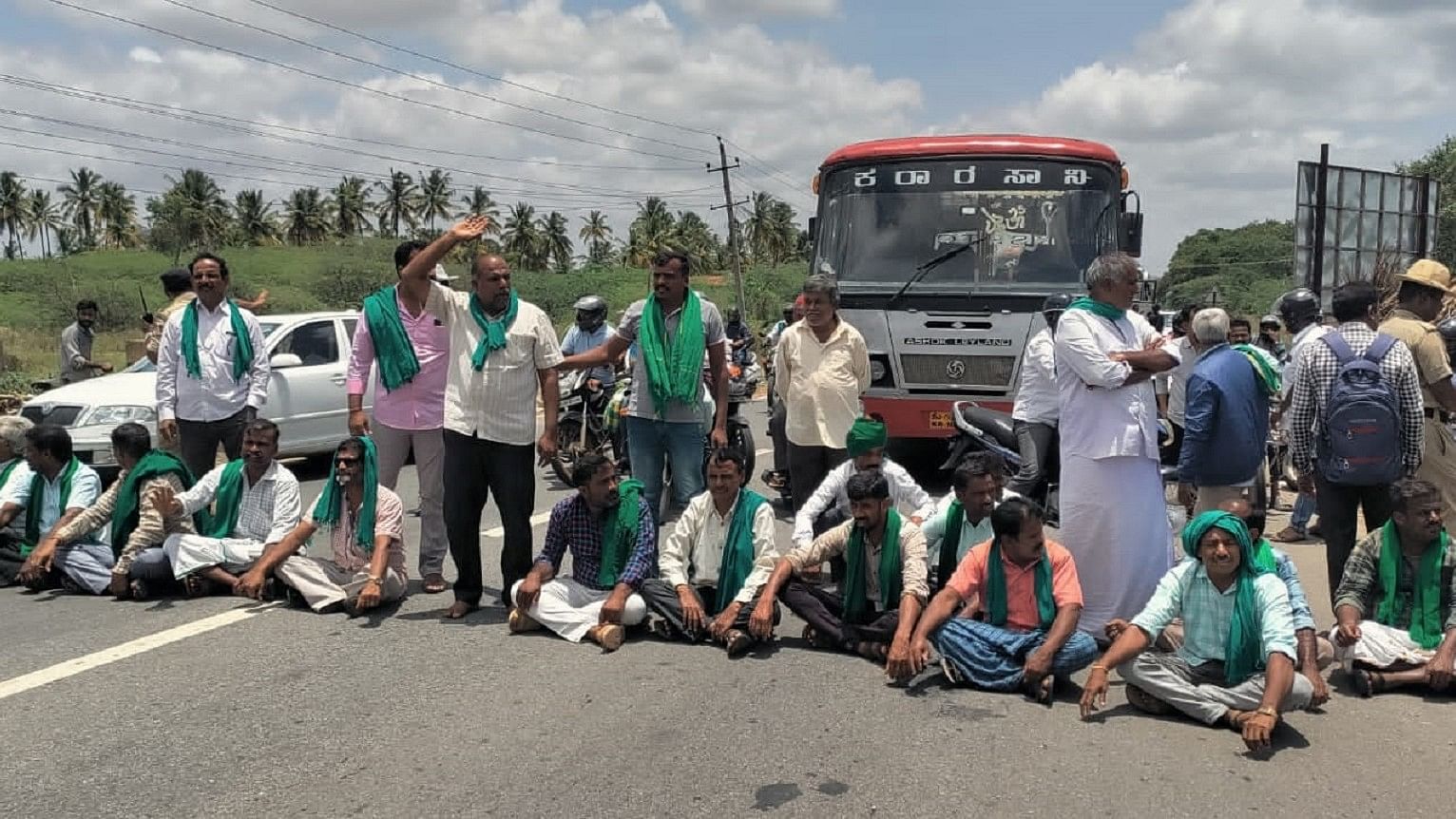 <div class="paragraphs"><p>Several farmers' organisations protested against the amount of water being pumped into Tamil Nadu by blocking the national highway in Chamarajanagar on Thursday.</p></div>