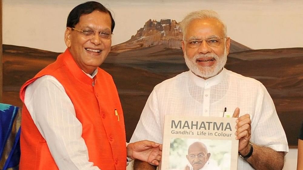 <div class="paragraphs"><p>PM Modi with late Bindeshwar Pathak.</p></div>