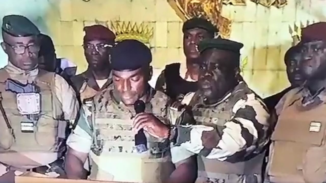 <div class="paragraphs"><p>Appearing on television channel Gabon 24, the officers said they represented all security and defence forces in the Central African nation.</p></div>