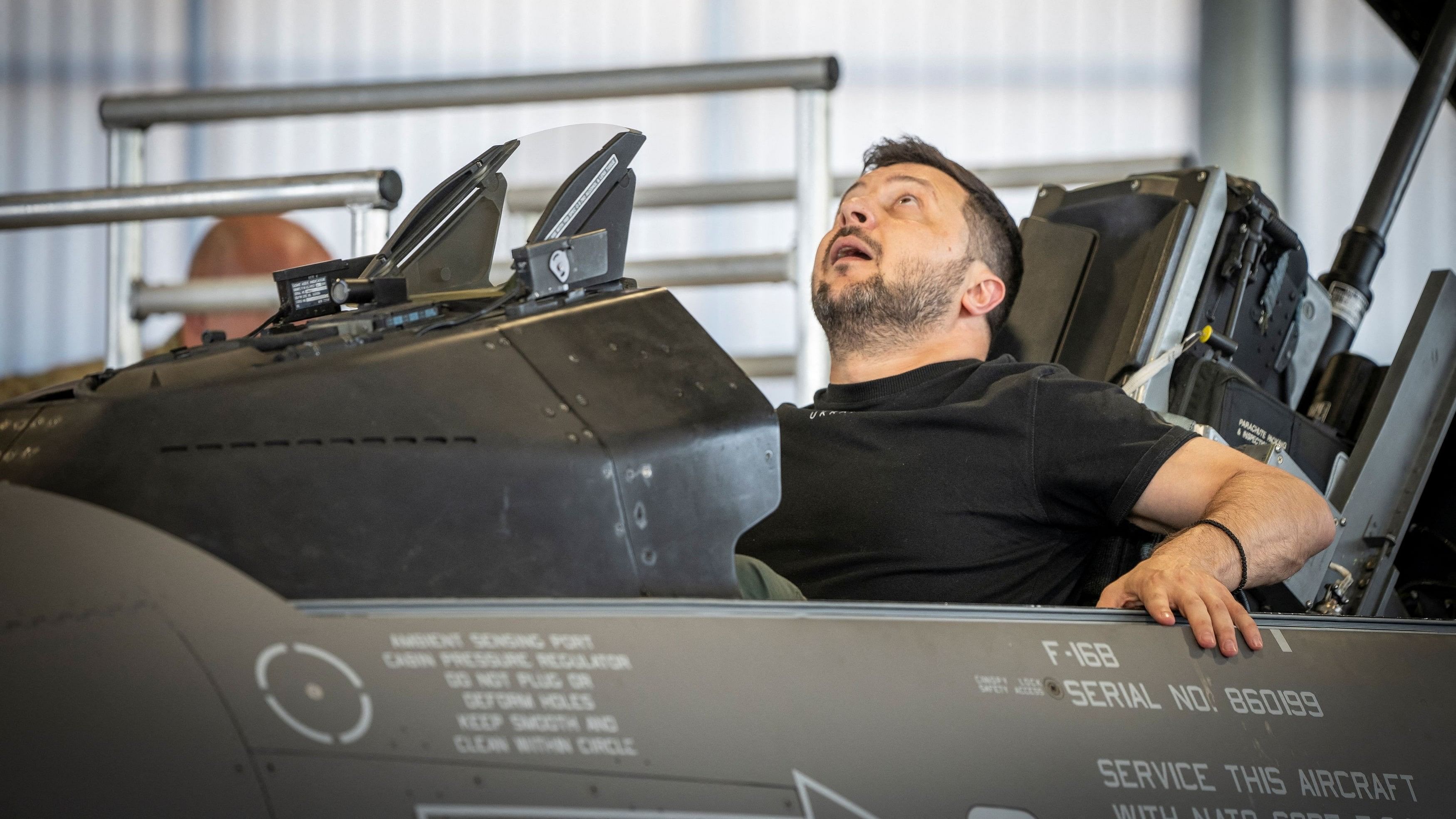 <div class="paragraphs"><p>Ukrainian President Volodymyr Zelenskyy sits in a F-16 fighter jet at Skrydstrup Airbase in Vojens, Denmark, August 20, 2023.</p></div>