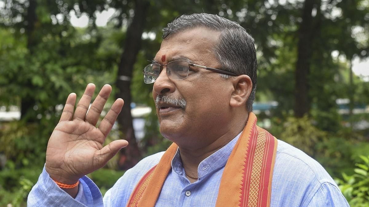 <div class="paragraphs"><p>Vishwa Hindu Parishad (VHP) central general secretary Milind Parande speaks to the media, in Kolkata. </p></div>