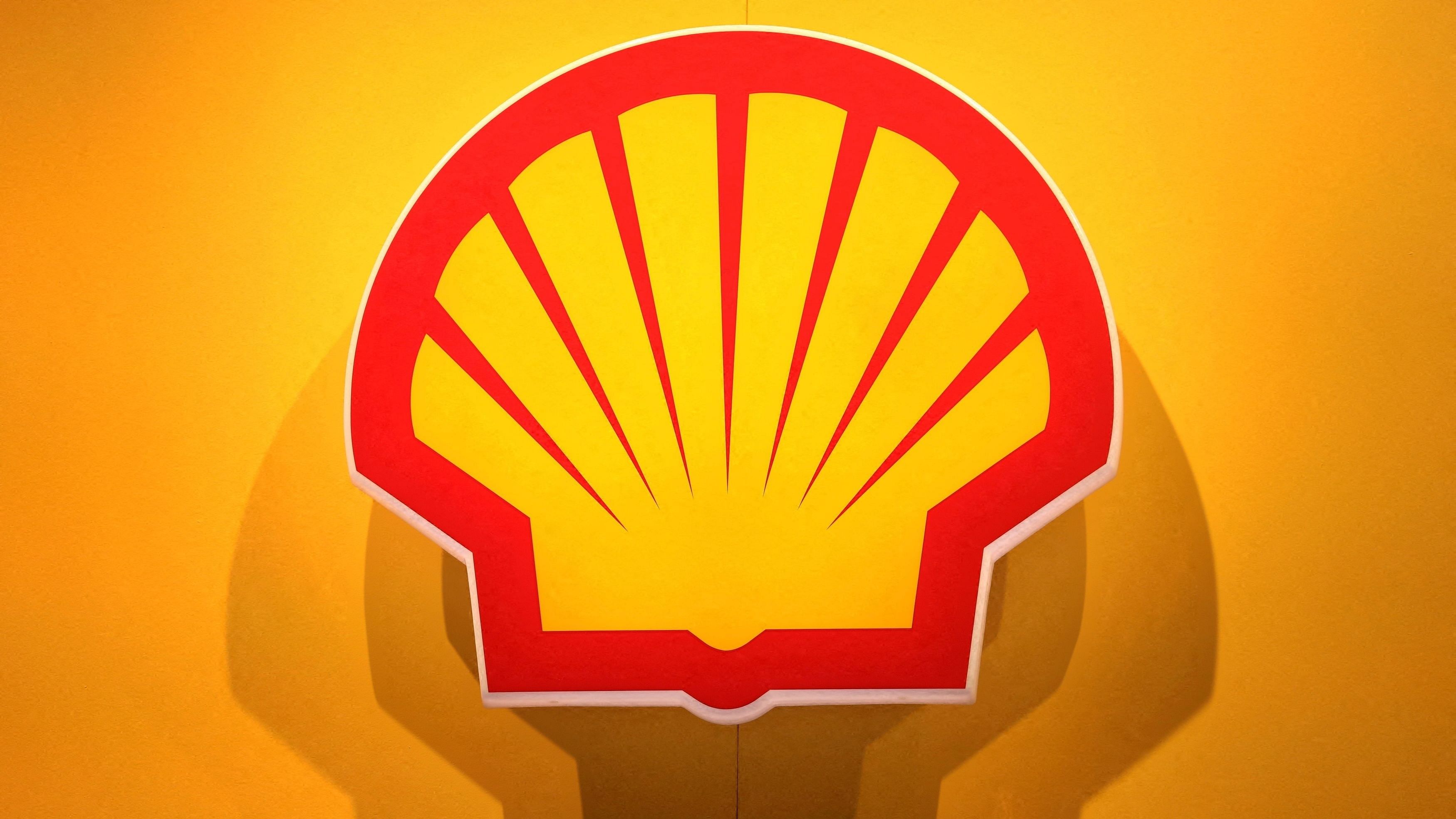 <div class="paragraphs"><p>The logo of Shell.</p></div>