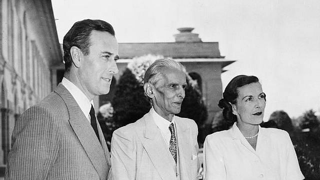 <div class="paragraphs"><p>Lord and Lady Mountbatten with Mohammed Ali Jinnah, 1947.</p></div>