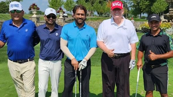 <div class="paragraphs"><p>M S Dhoni seen with Donald Trump on a golf course.</p></div>