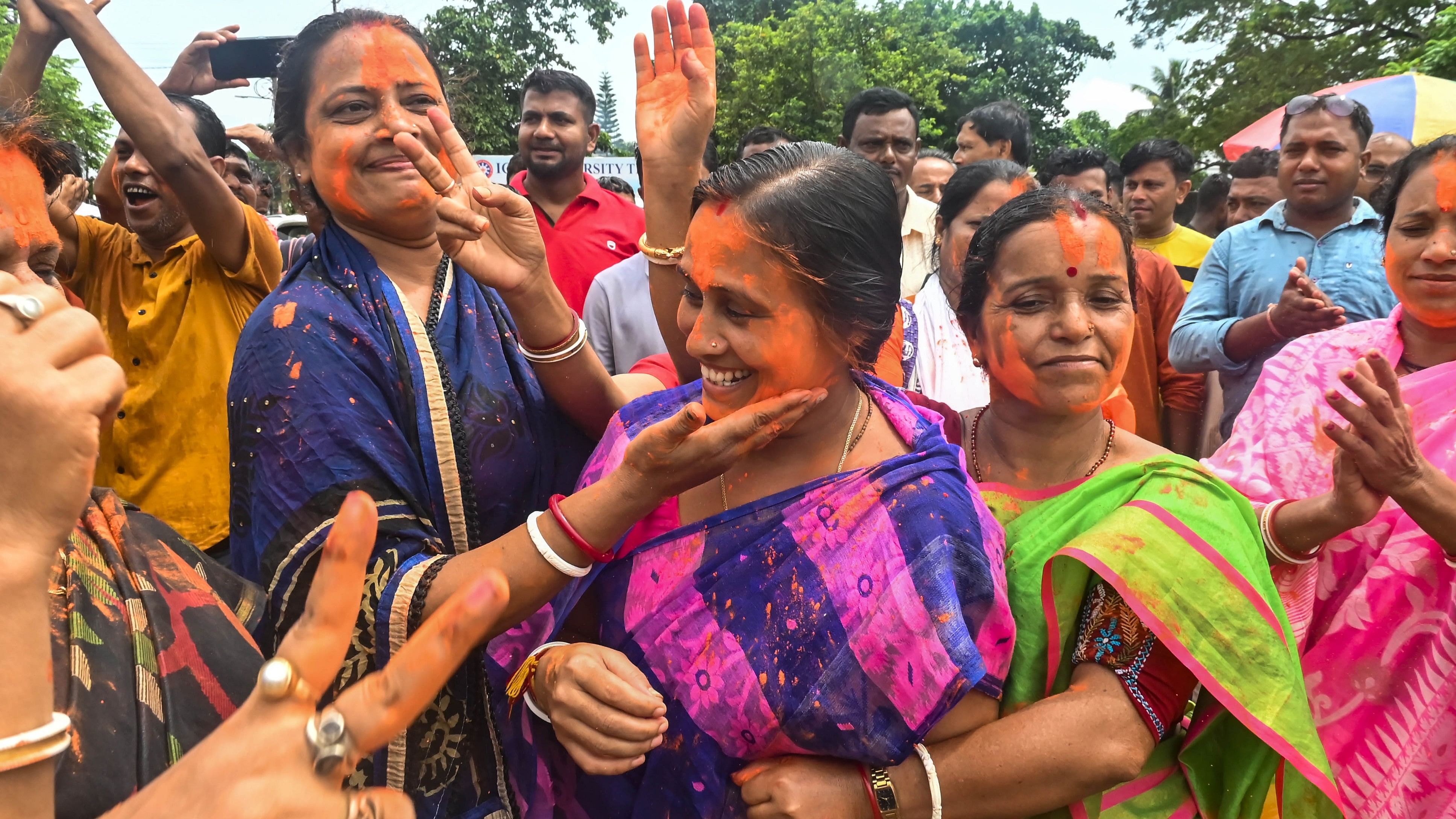 <div class="paragraphs"><p>BJP workers celebrate the victory of party candidate Tafajjal Hossain in the Boxanagar assembly bypoll, at Sonamura in Sepahijala district of Tripura.</p></div>