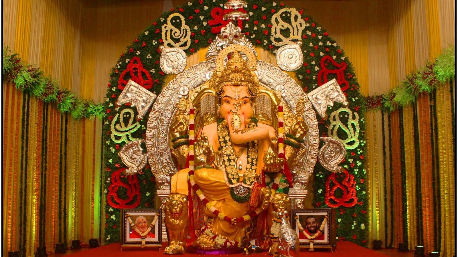 <div class="paragraphs"><p>The GSB Ganesh mandal is located in the King's Circle area of Mumbai and is visited by commoners and celebrities alike.</p></div>