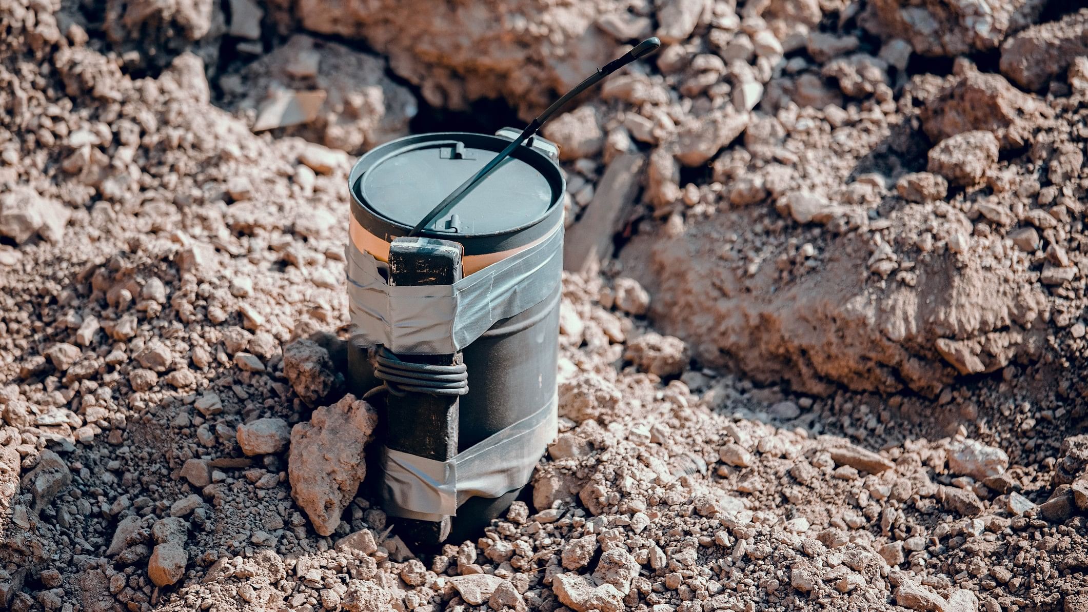 <div class="paragraphs"><p>Representative image of an IED.</p></div>