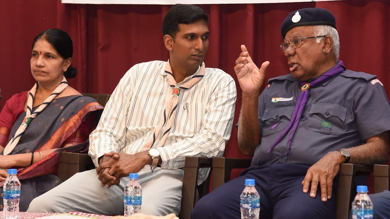<div class="paragraphs"><p>Bharath Scouts and Guides Karnataka chief commissioner P G R Sindhia sharing a word with DK Zilla Panchayat CEO Dr Anand K during a workshop for officers of the department of school education and literacy, taluk level nodal officers of Scouts and Guides, at Bharath Scouts and Guides Bhavana in Mangaluru on Friday.</p></div>