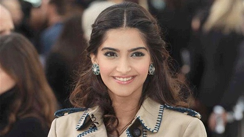 <div class="paragraphs"><p>Sonam Kapoor.</p></div>