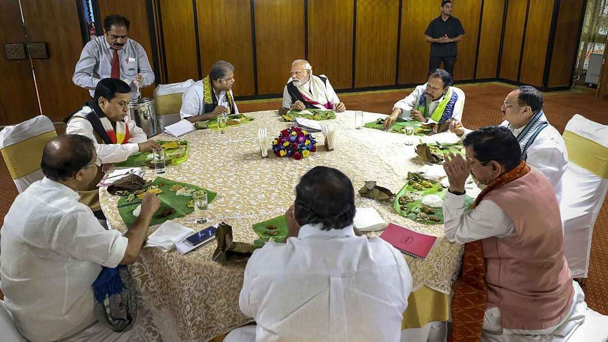 <div class="paragraphs"><p>PM Modi with NDA MPs of South India.</p></div>