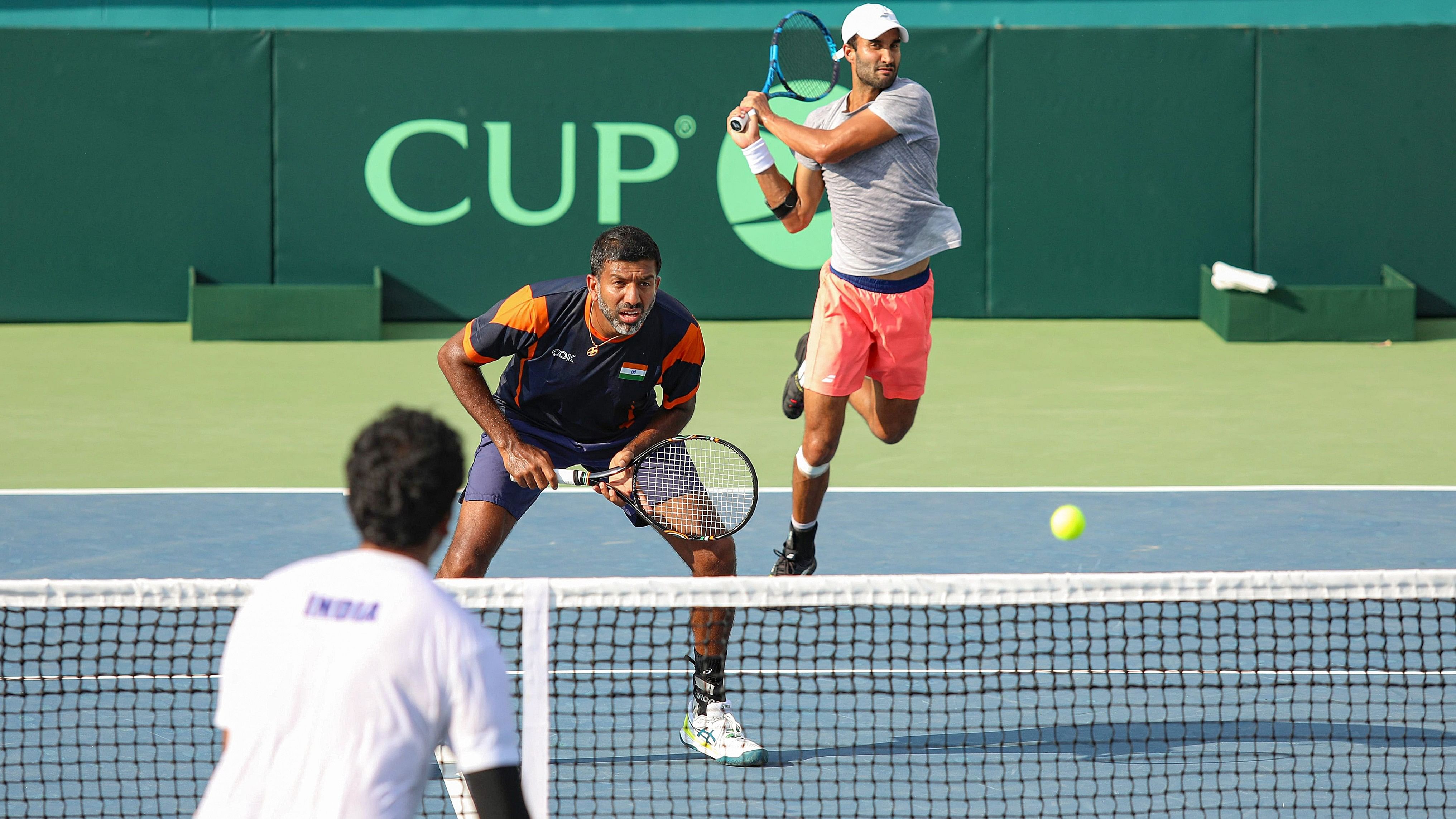 <div class="paragraphs"><p>The doubles pair of Rohan Bopanna (centre) and Yuki Bhambri (right) is the biggest medal hope for India in tennis. </p></div>